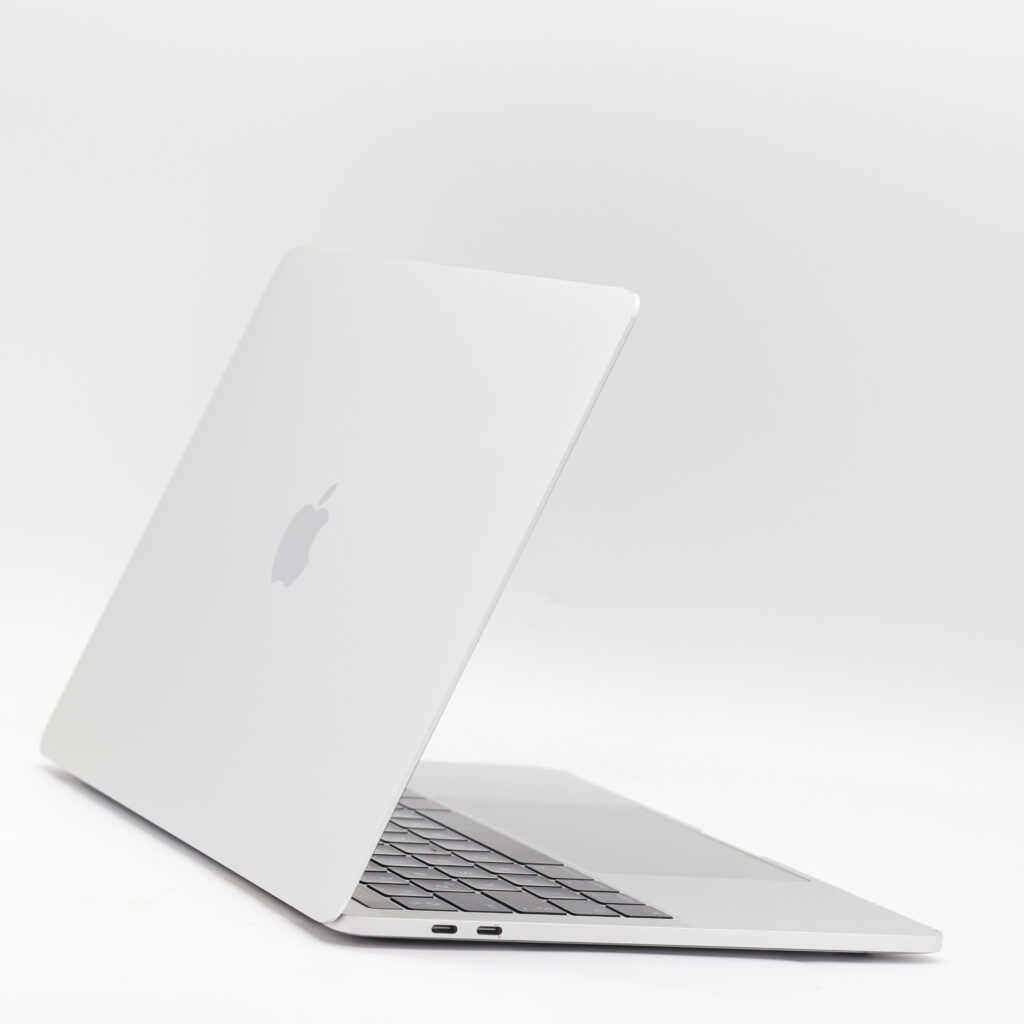 Apple Macbook PRO i5 2017 256 GB Silver